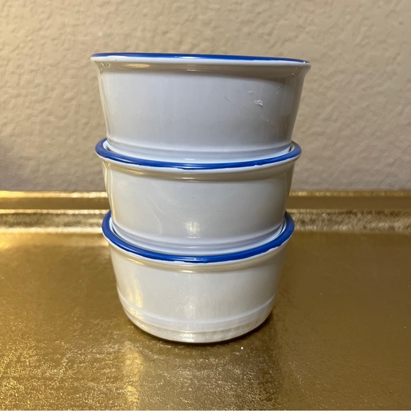 Three Mason Cash Enamour stoneware small bowls white with blue edge - Picture 6 of 6